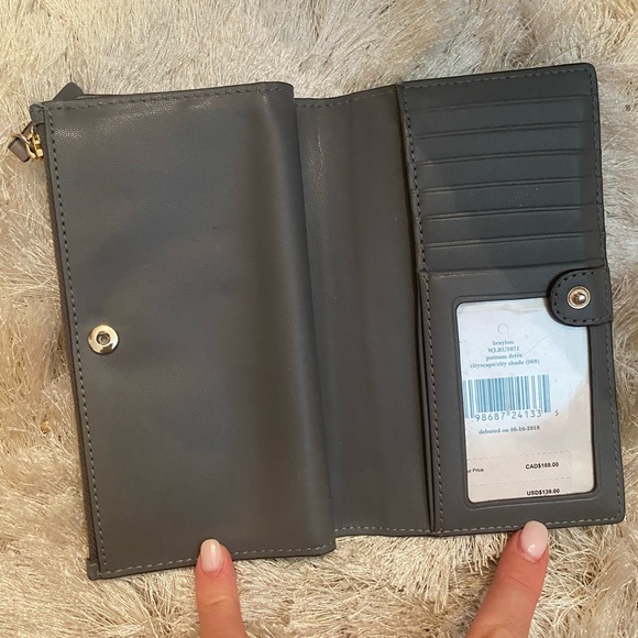 Kate Spade Wallet Great Condition - Picture 3 of 3